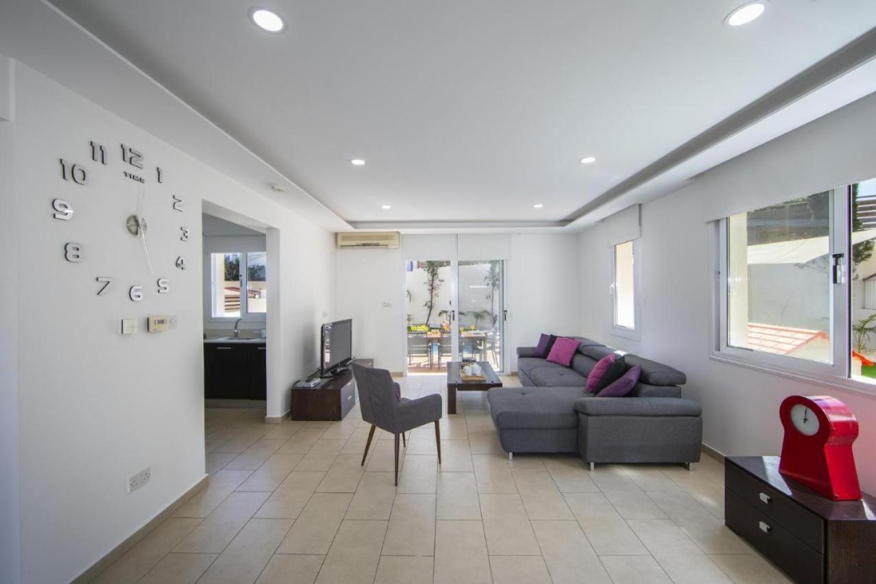 Tsokkos Family Villa - Pool Garden 2' Walk To Beach Protaras Exterior foto