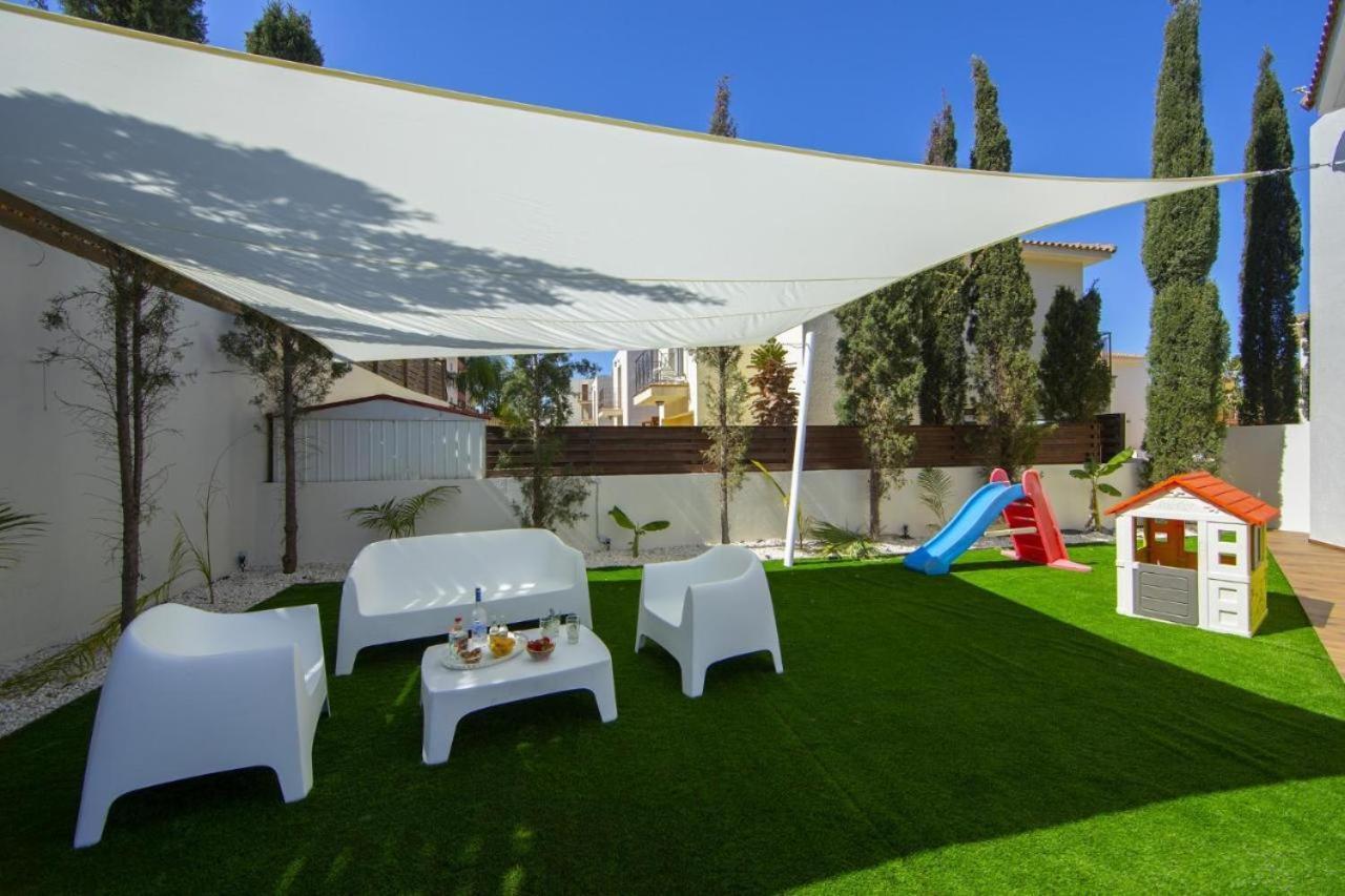 Tsokkos Family Villa - Pool Garden 2' Walk To Beach Protaras Exterior foto