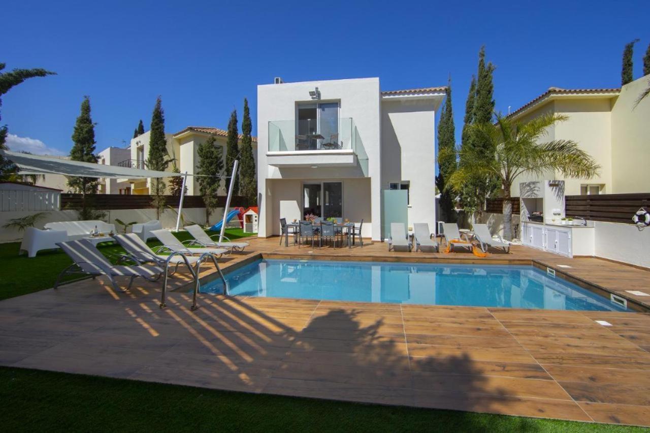 Tsokkos Family Villa - Pool Garden 2' Walk To Beach Protaras Exterior foto