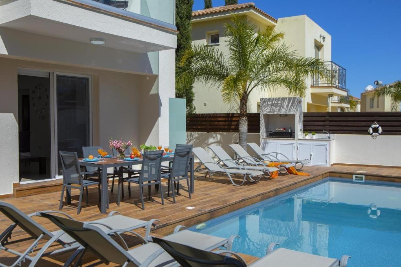 Tsokkos Family Villa - Pool Garden 2' Walk To Beach Protaras Exterior foto