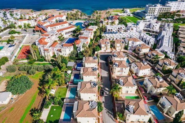 Tsokkos Family Villa - Pool Garden 2' Walk To Beach Protaras Exterior foto